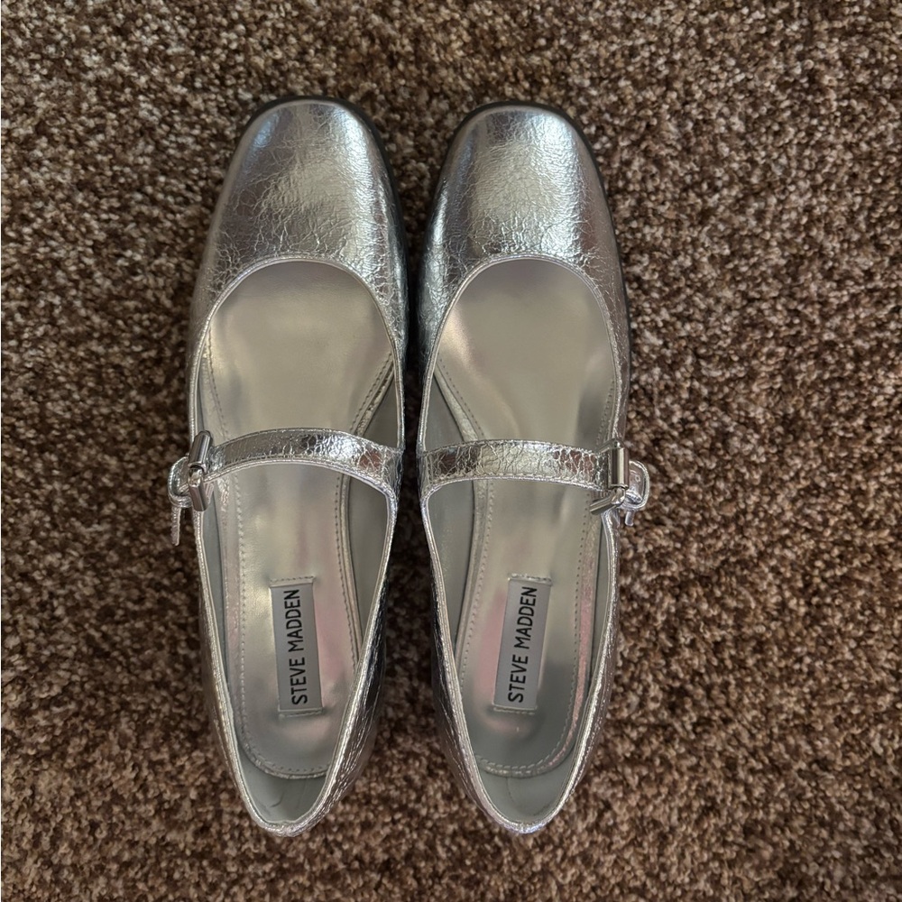 Steve Madden Metallic Silver Flats